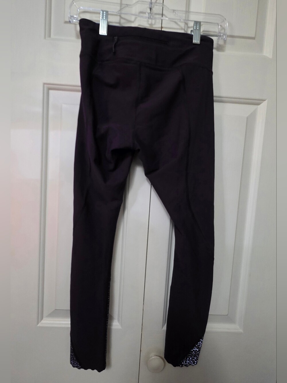 Lululemon Tight Stuff Tight Scalloped Purple Leggings Size 4